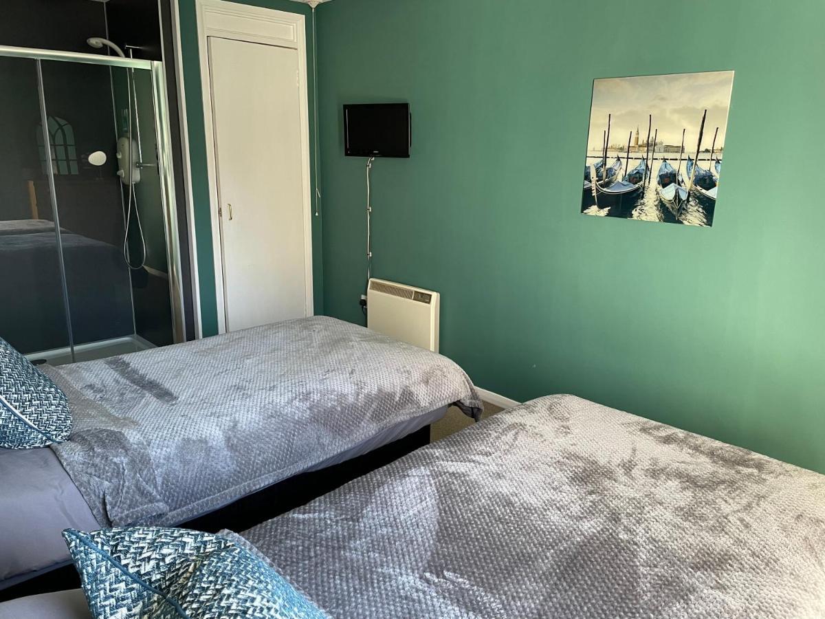 The Number Eleven Apartment Kilmuir  Екстериор снимка