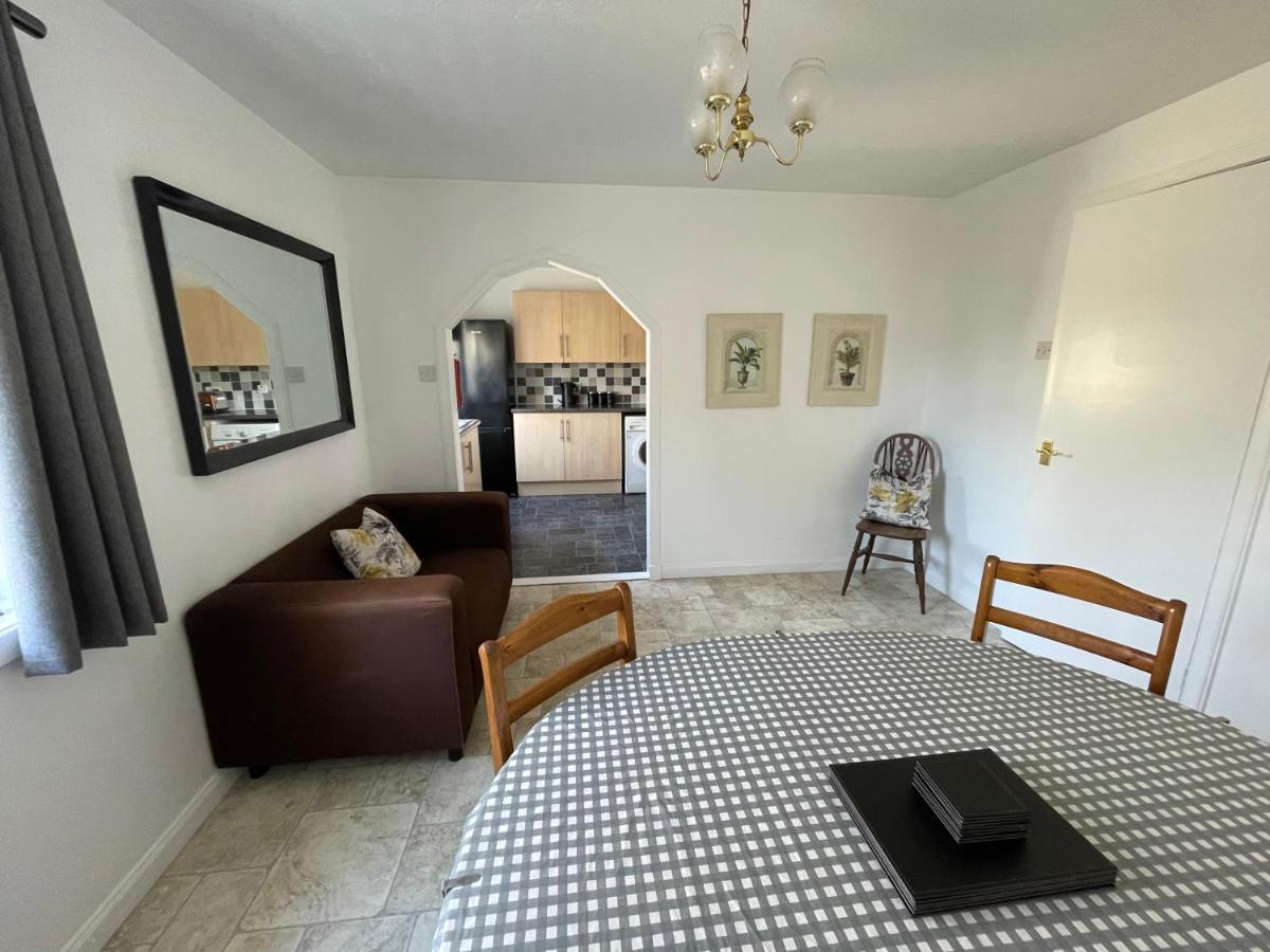 The Number Eleven Apartment Kilmuir  Екстериор снимка