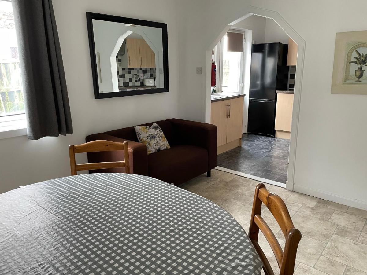 The Number Eleven Apartment Kilmuir  Екстериор снимка